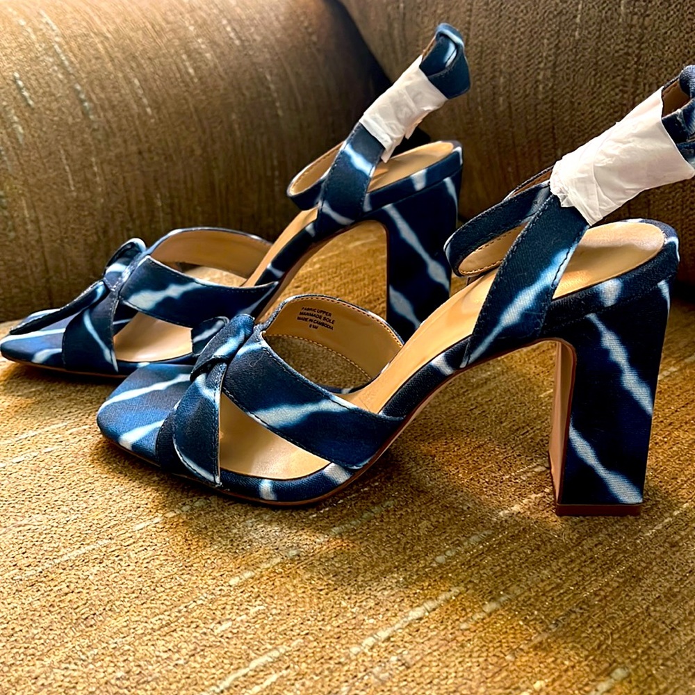Ann Taylor Blue Tie Dye Ankle Strap Sandals